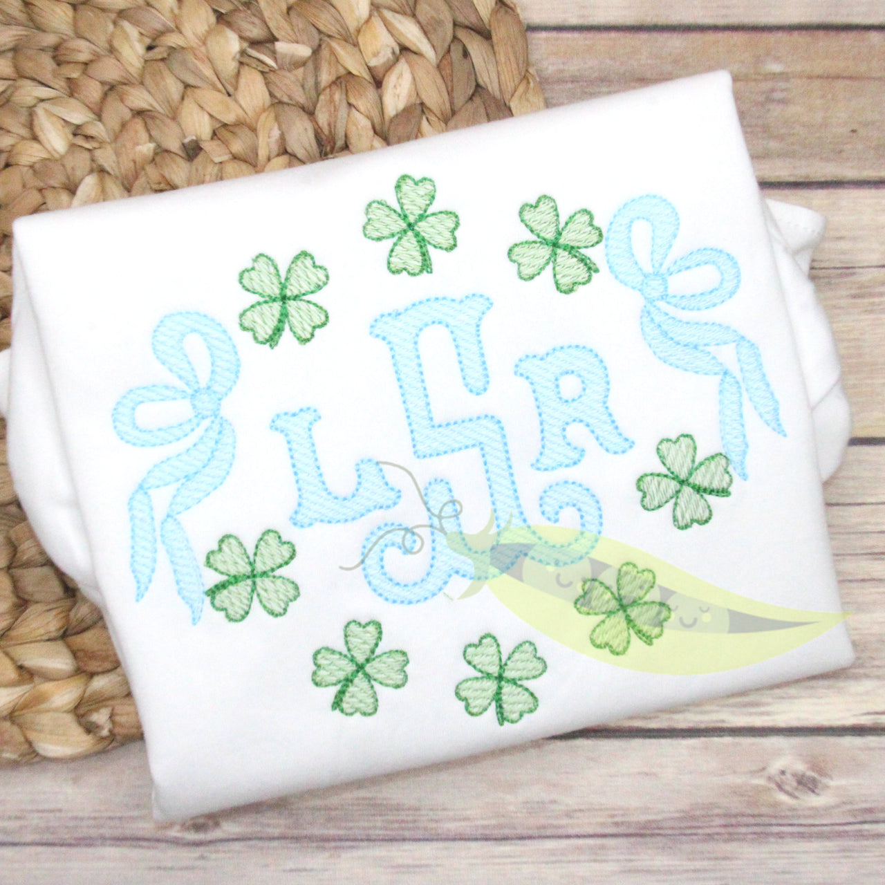 Sketch Clover Frame with Bows